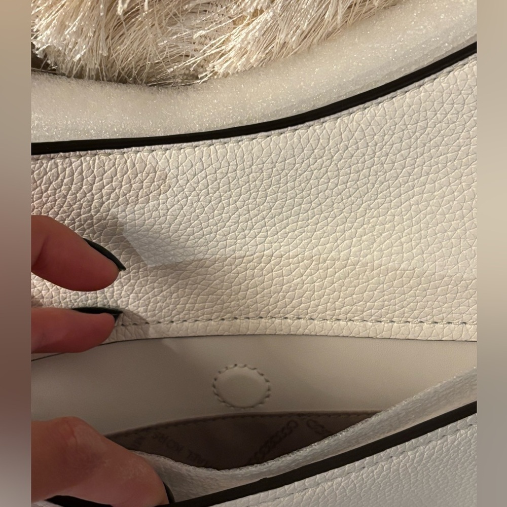 Brand new Michael Kors Large Pebbled Leather Shoulder Bag with tag on ! - Picture 10 of 14